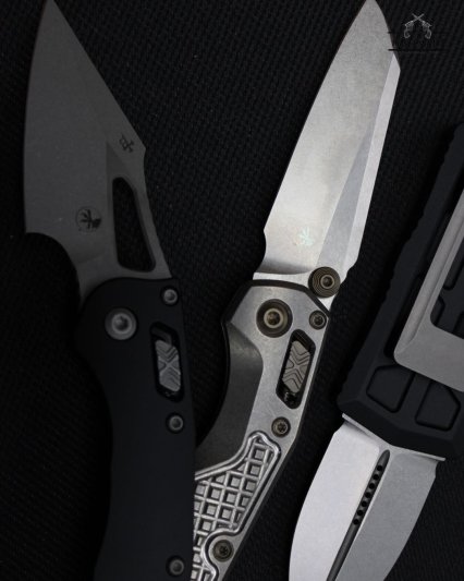 KNIVES 