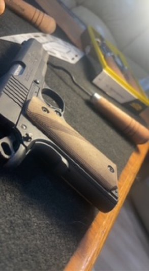 Custom 1911 Grips 
