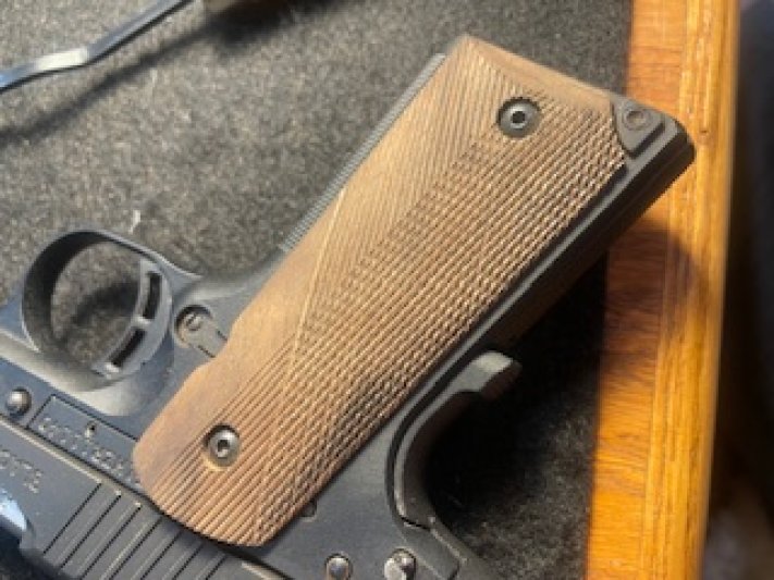 Custom 1911 Grips 