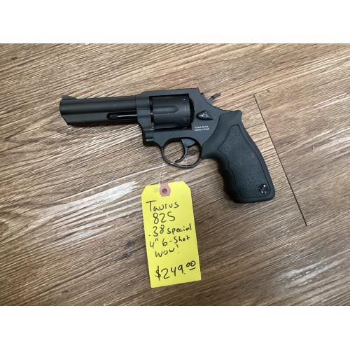 USED TAURUS 82S
