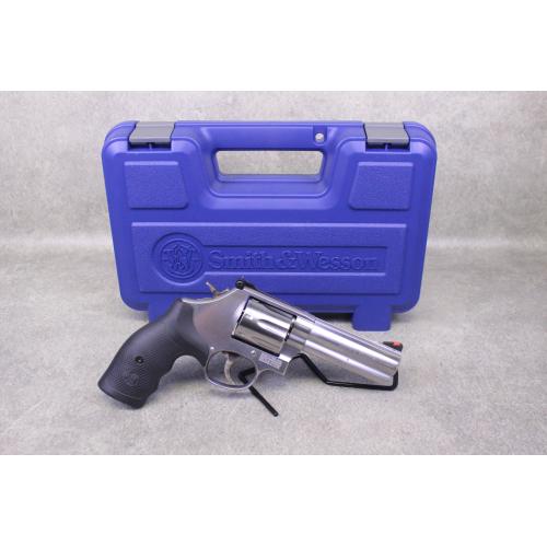 Smith & Wesson 686-6 - 357 Mag - 4"