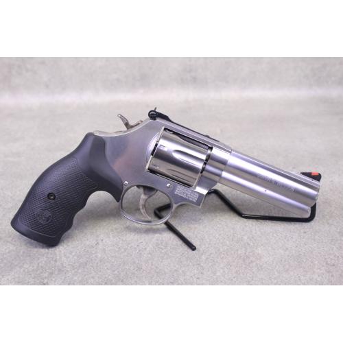 Smith & Wesson 686-6 - 357 Mag - 4"