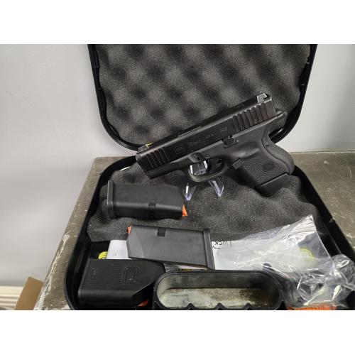 Used Glock 26G5 9MM 3.43" 3X10RD Mags, BLK