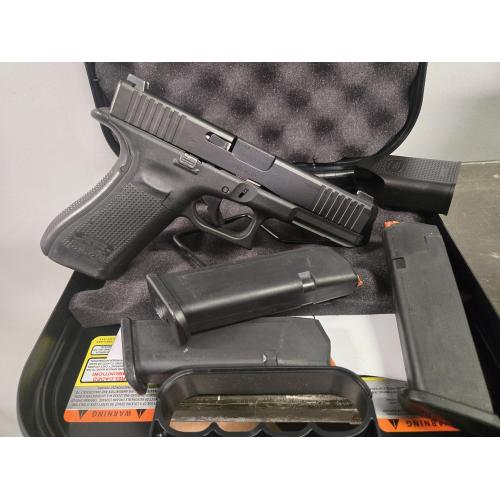 USED Glock 17G5 9MM 3X17RD MAGS NS BLK