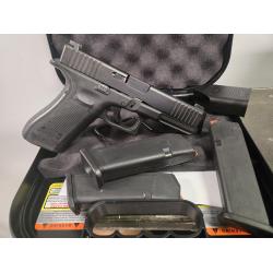 USED Glock 17G5 9MM 3X17RD MAGS NS BLK