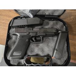 USED Glock 17G6 9MM w/ 2x17RD Magazines, Original Box and Papers