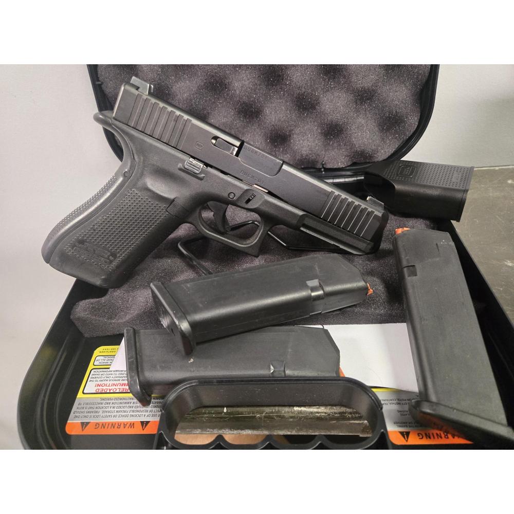 USED Glock 17G5 9MM 3X17RD MAGS NS BLK