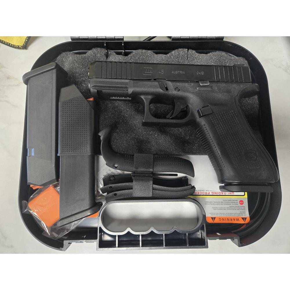 Used Glock 45G5 9MM 2x17RD Magazines BLK Night Sights