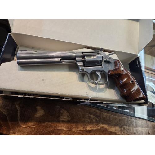 Smith & Wesson Model 617 22LR