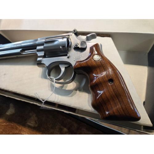 Smith & Wesson Model 617 22LR