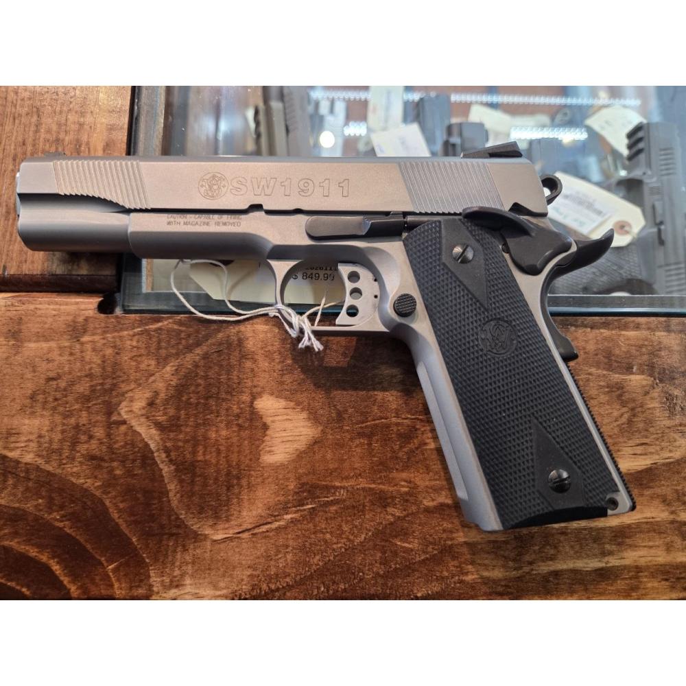 Smith & Wesson 1911 45 ACP