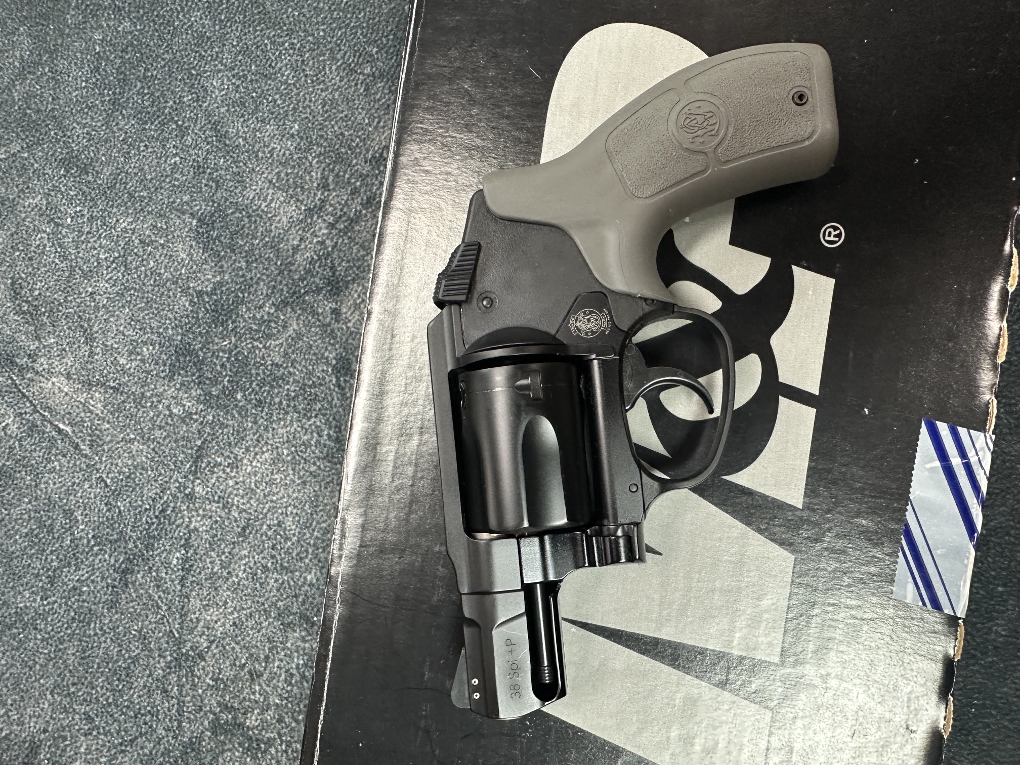 USED S&W BODYGUARD38 38SPL W/BOX-img-2