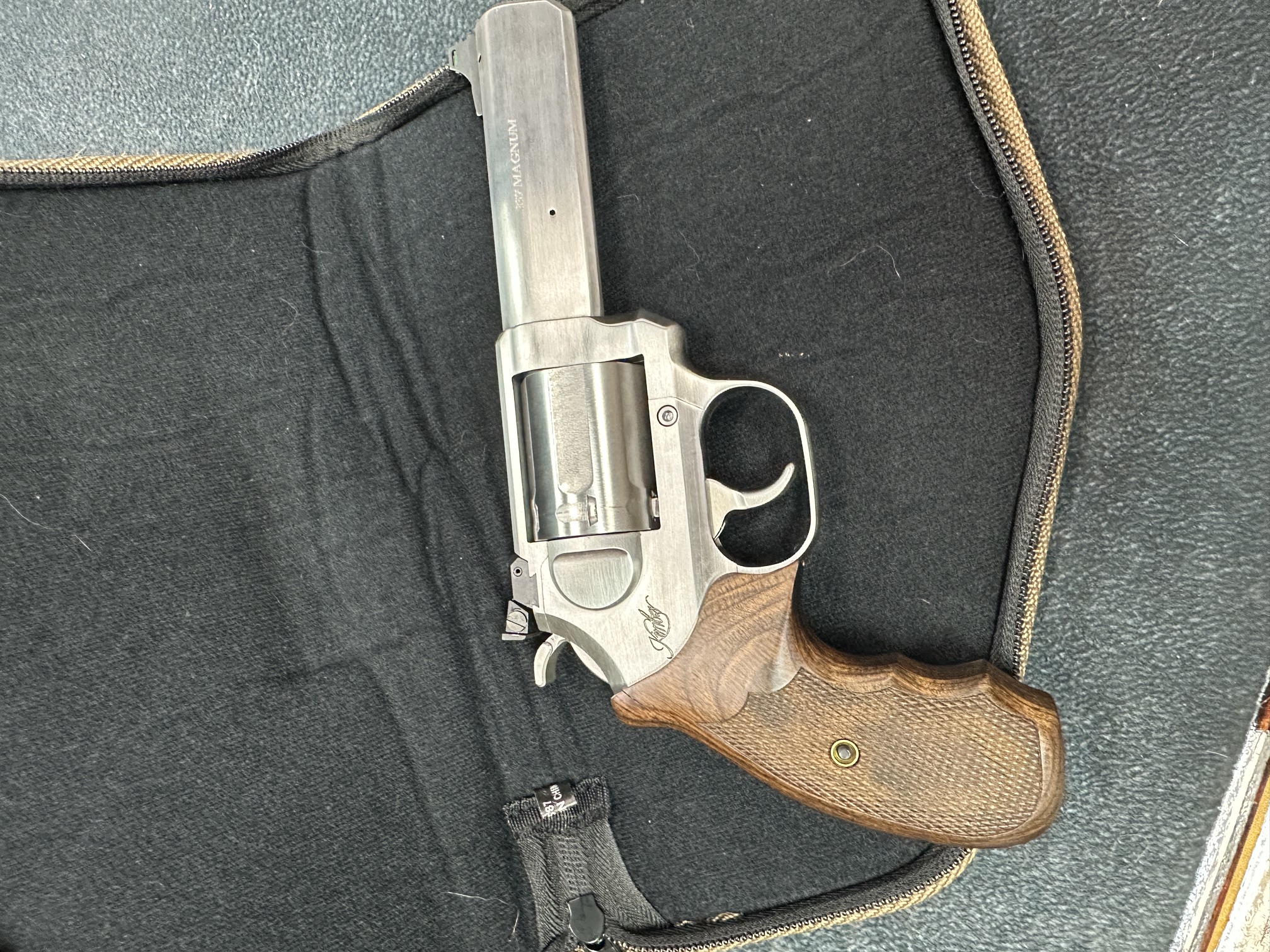 USED KIMBER K6S TARGET 357 MAG W/ZIPPER CASE-img-1