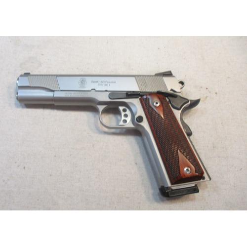 Smith & Wesson - S&W - SW1911 - semi aut