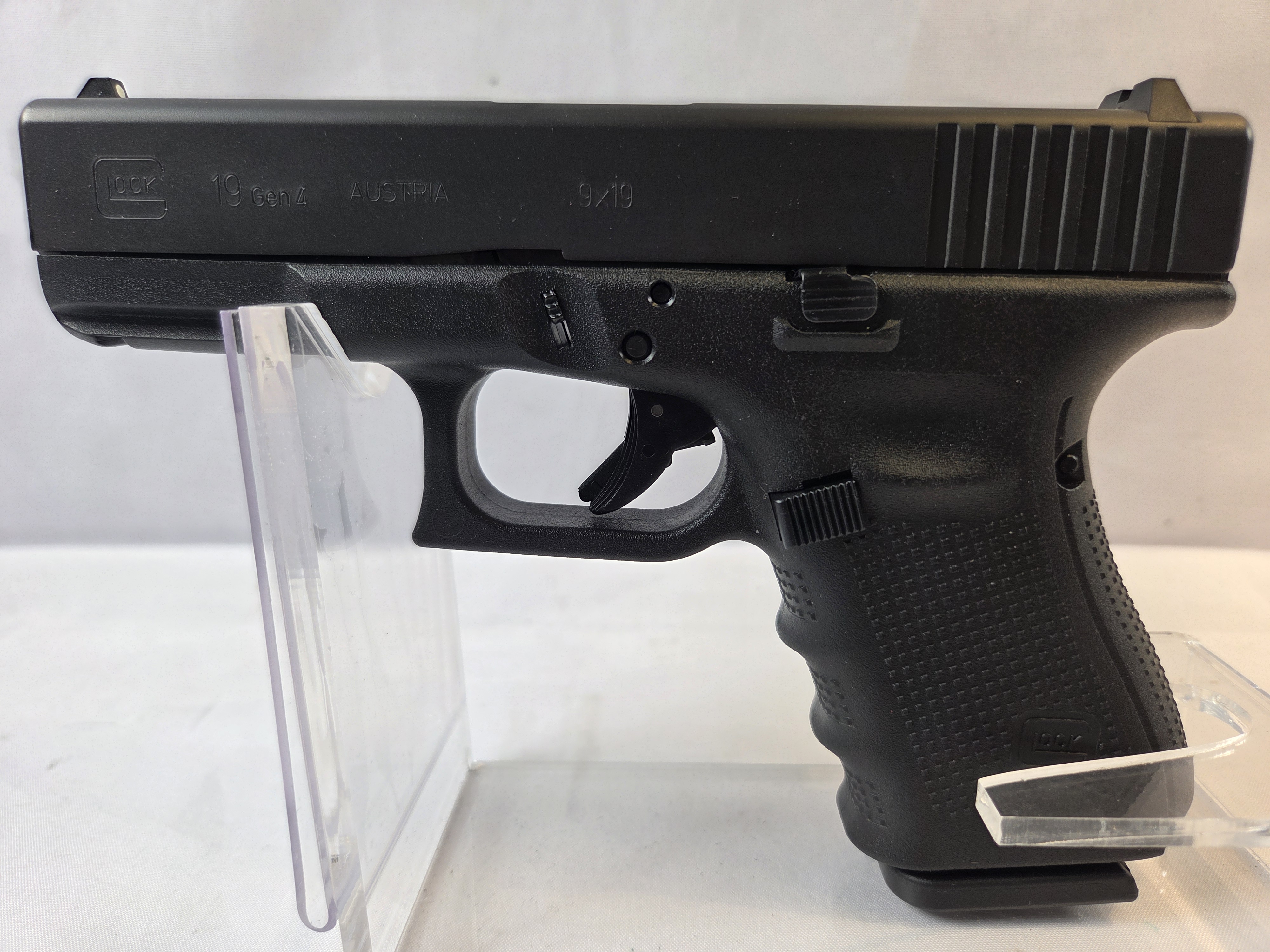 - USED - Glock 19 Gen 4 -img-1