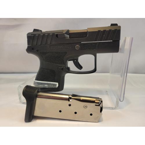 USED Beretta APX-A1 Carry 9mm w/ box
