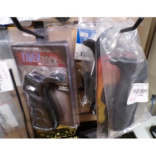 UTG AR15 ERGONOMIC PISTOL GRIP BLACK