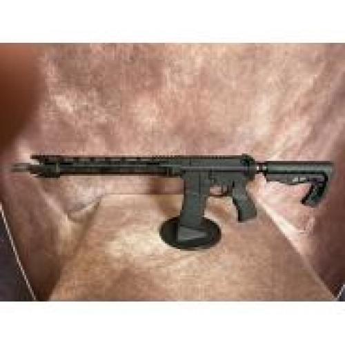AR-15 5.56 16" Pencil Barrel & Gantlet Arms 15" Handguard
