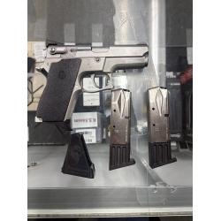 Pre Owned Smith & Wesson Model 669 and 3 Magazines and Speedloader