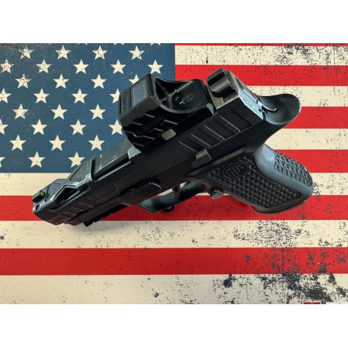 SIG P320 X-COMPACT W/ HOLOSUN SCS - USED