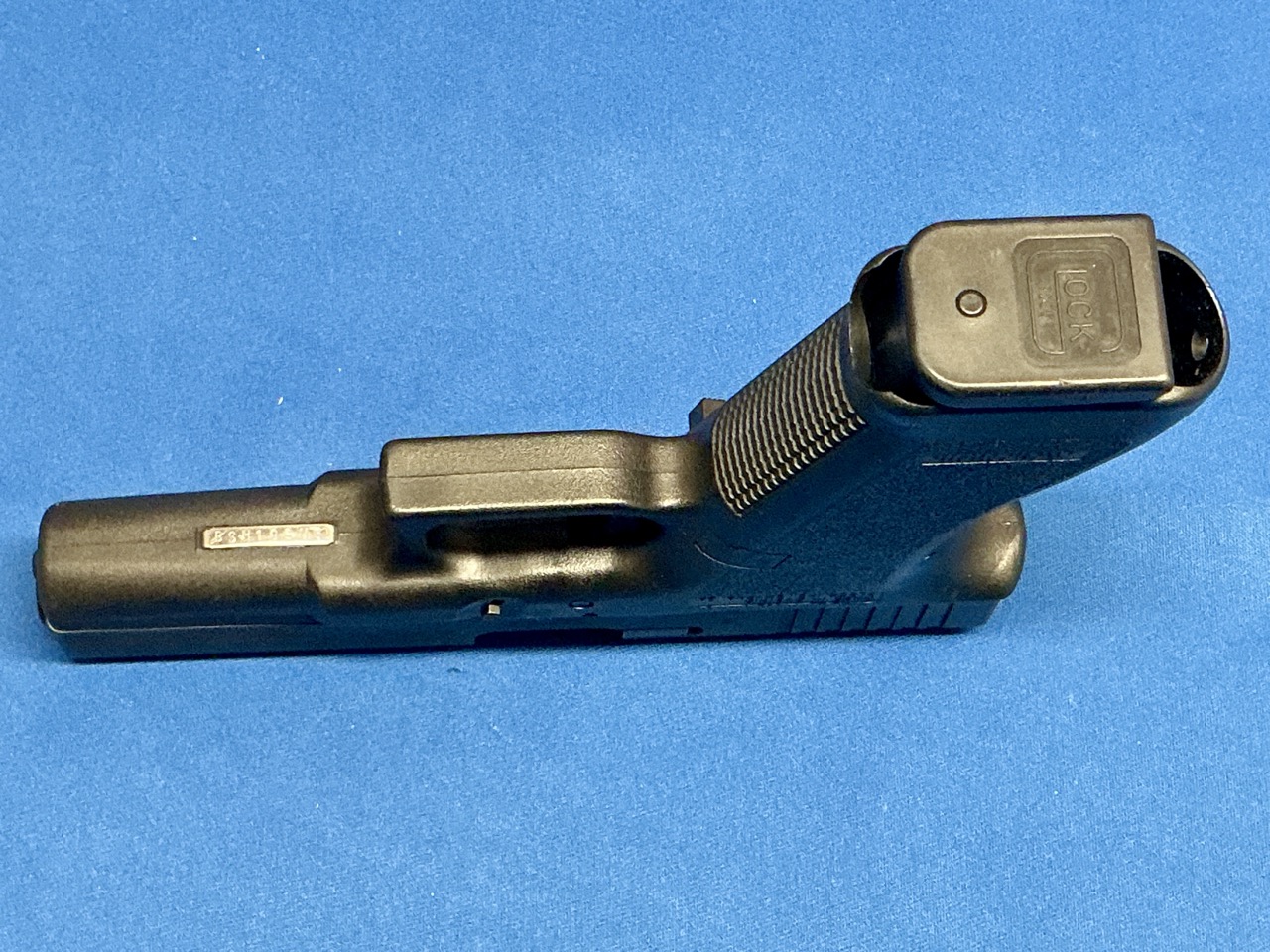 GEN 2 GLOCK 22 .40 S&W WITH THREE 10-ROUND MAGAZINES-img-3
