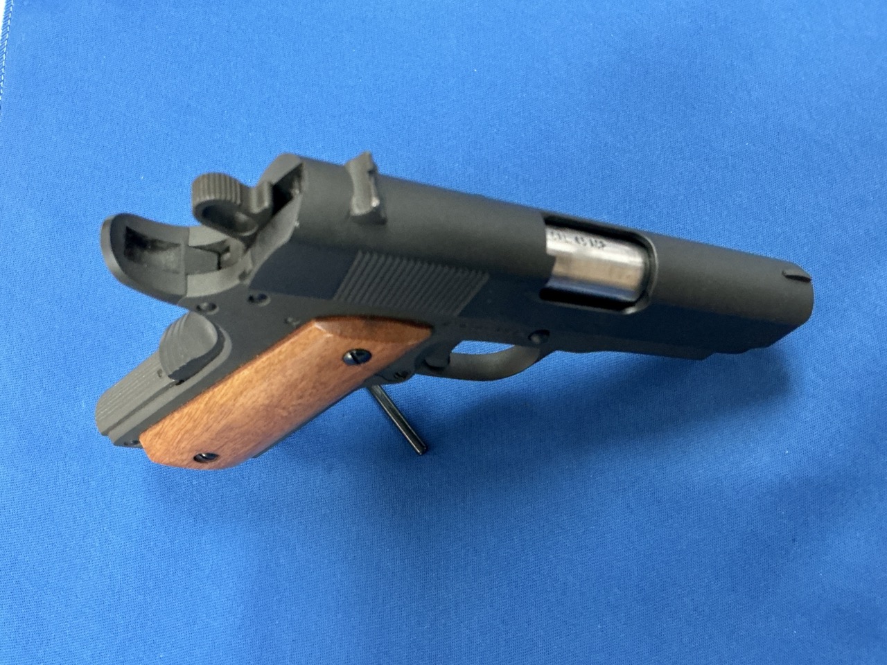 ROCK ISLAND ARMORY R1A1 .45 ACP WITH CASE AND 2 CHIP MCCORMICK MAGAZINES-img-2