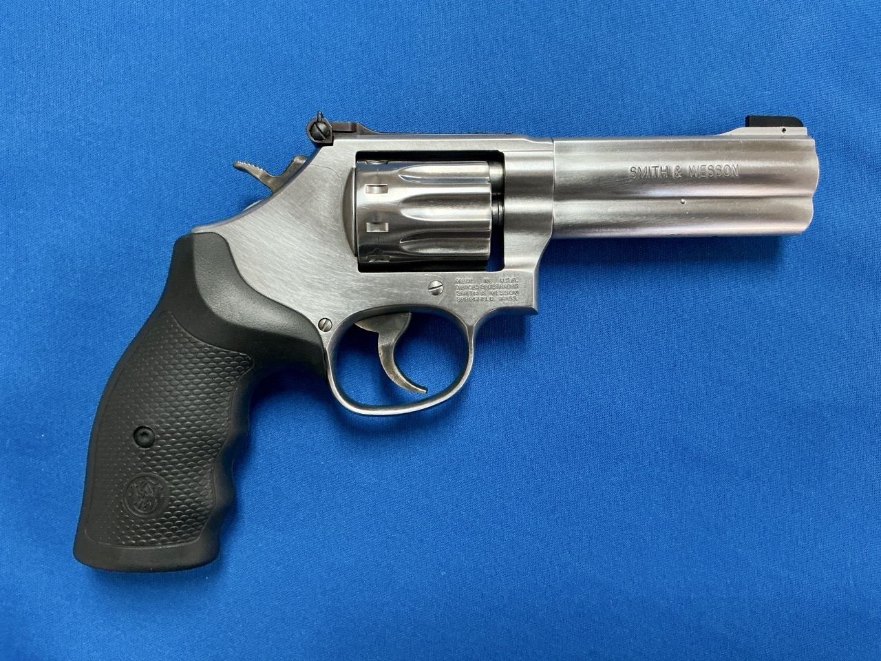 NIB SMITH & WESSON 617-6 .22LR 10-SHOT REVOLVER, NEVER FIRED-img-0