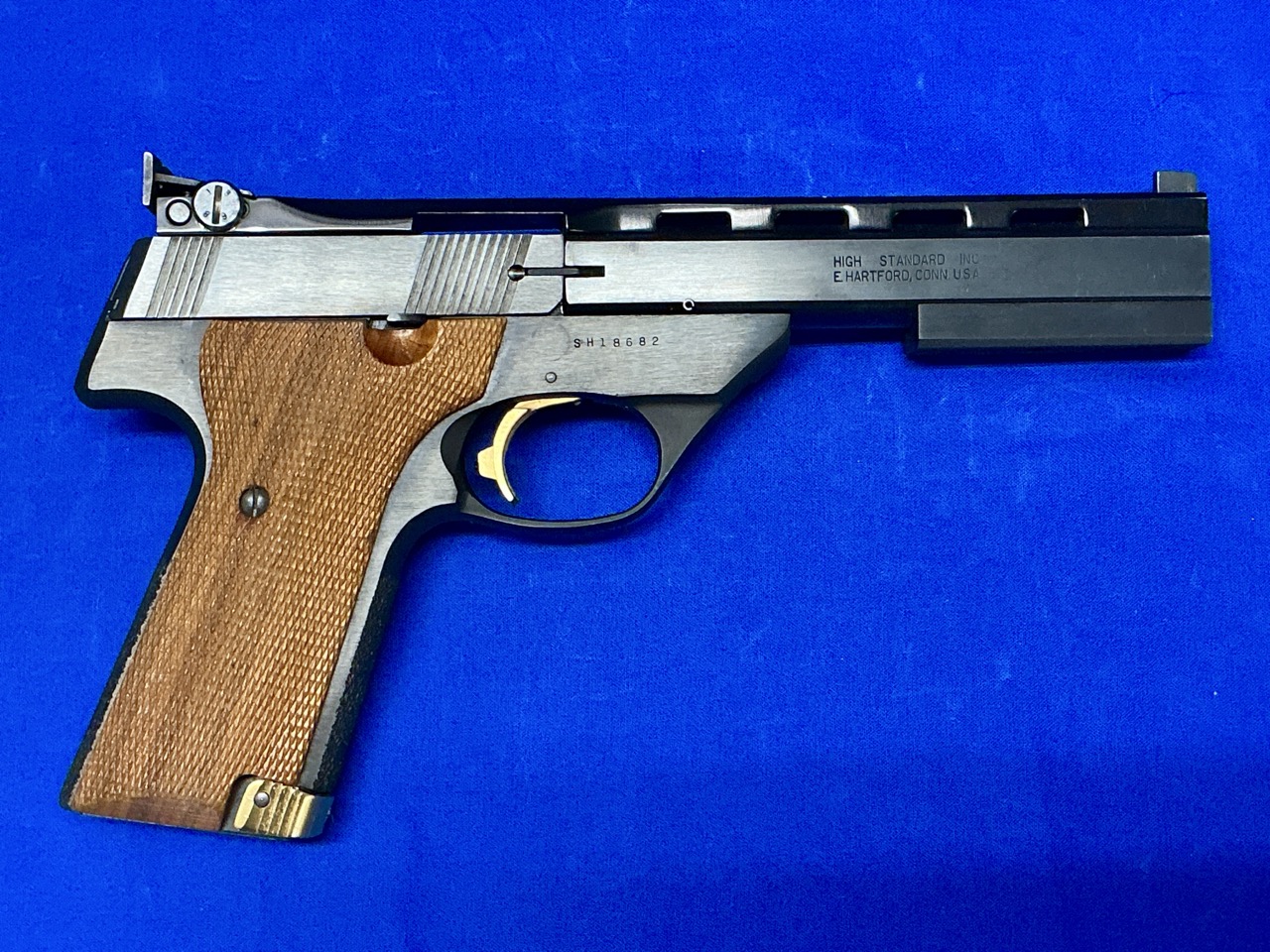 HI-STANDARD VICTOR .22 LR with BOX and PAPERS-img-1
