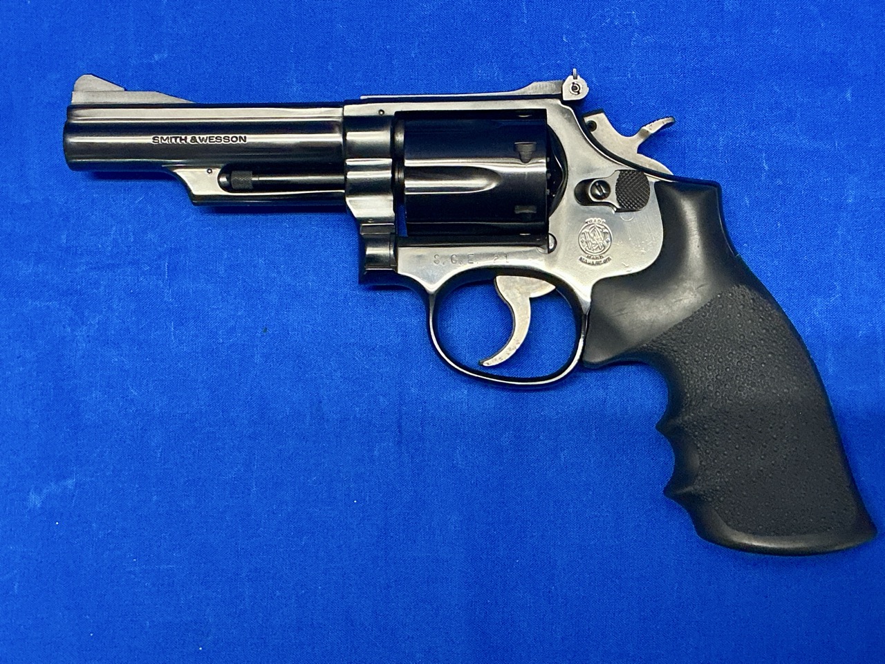  S&W 19-4 357 ENGRAVED S.C.E (SOUTHERN CALIFORNIA EDISON) SECURITY DEPT.-img-1