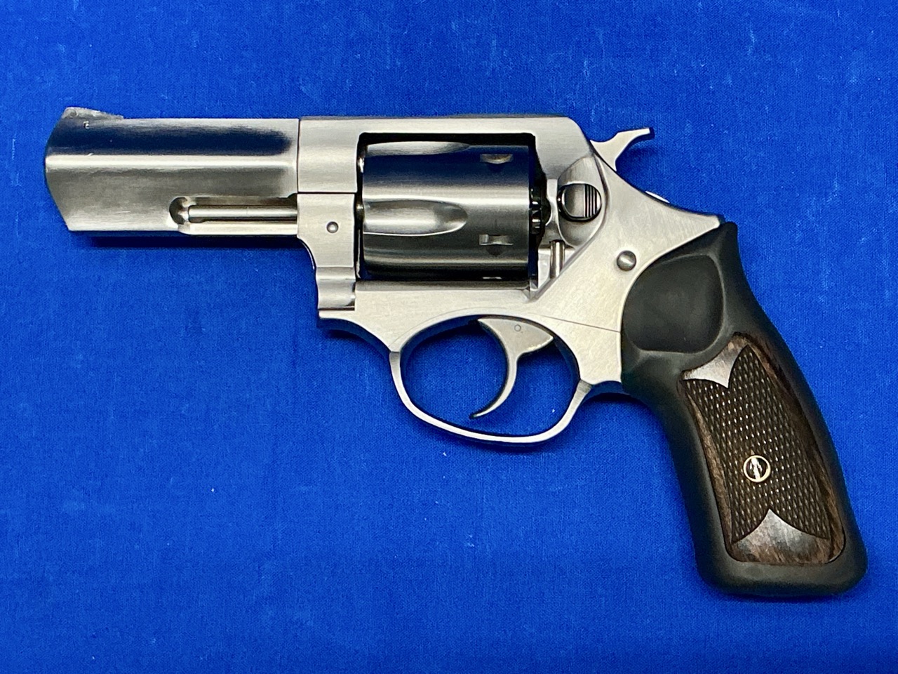 RUGER SP101 .357 MAGNUM 5-SHOT REVOLVER WITH BOX-img-1
