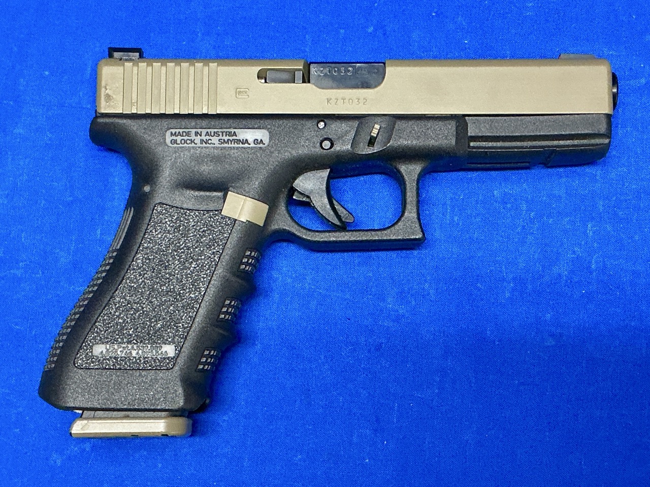 GLOCK 17 GEN 3 CUSTOM CERAKOTE 9MM -img-0