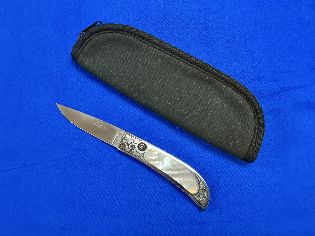 RALPH D. HARRIS ENGRAVED MOTHER OF PEARL AUTO WITH REAL RUBIES -img-0