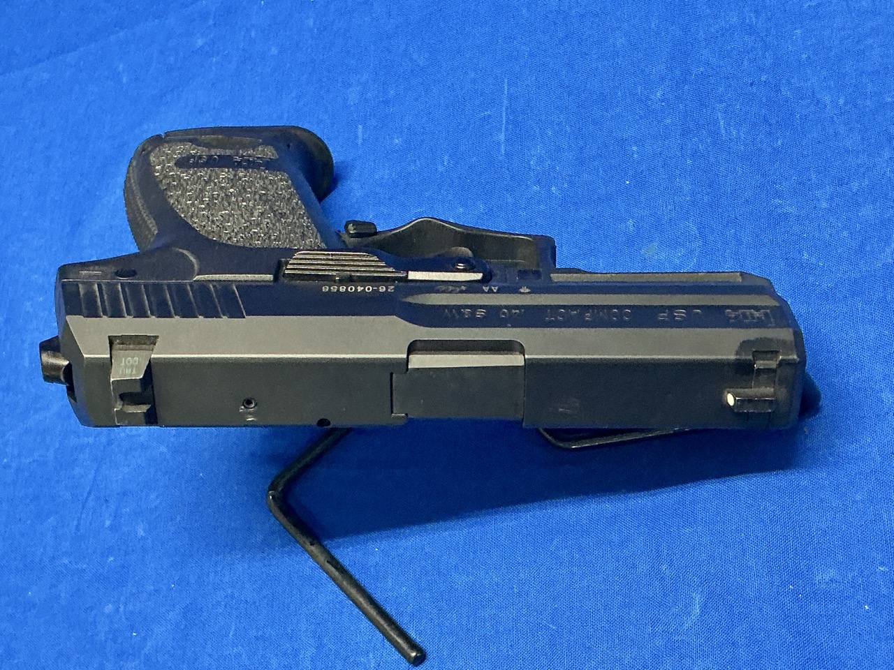 HECKLER & KOCH 40 USP WITH V1 VARIANT LIGHT LEM TRIGGER-img-2