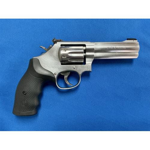 NIB SMITH & WESSON 617-6 .22LR 10-SHOT REVOLVER, NEVER FIRED