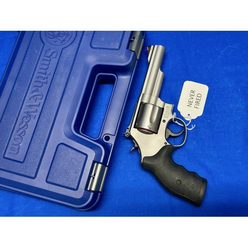 NIB SMITH & WESSON 69 .44 MAGNUM 5-SHOT REVOLVER