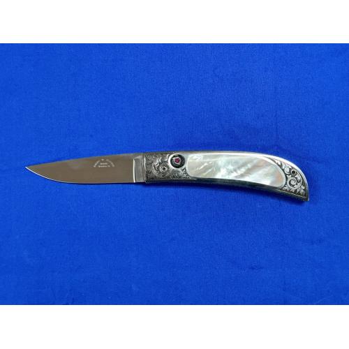 RALPH D. HARRIS ENGRAVED MOP AUTO WITH RUBIES KNIFE