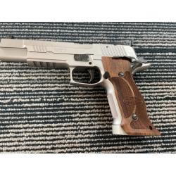 USED SIG P226S WITH 5 MAGS (Consignment)