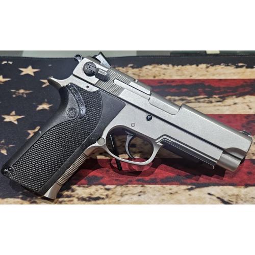Trade in 2000 Smith and Wesson Model 4566TSW