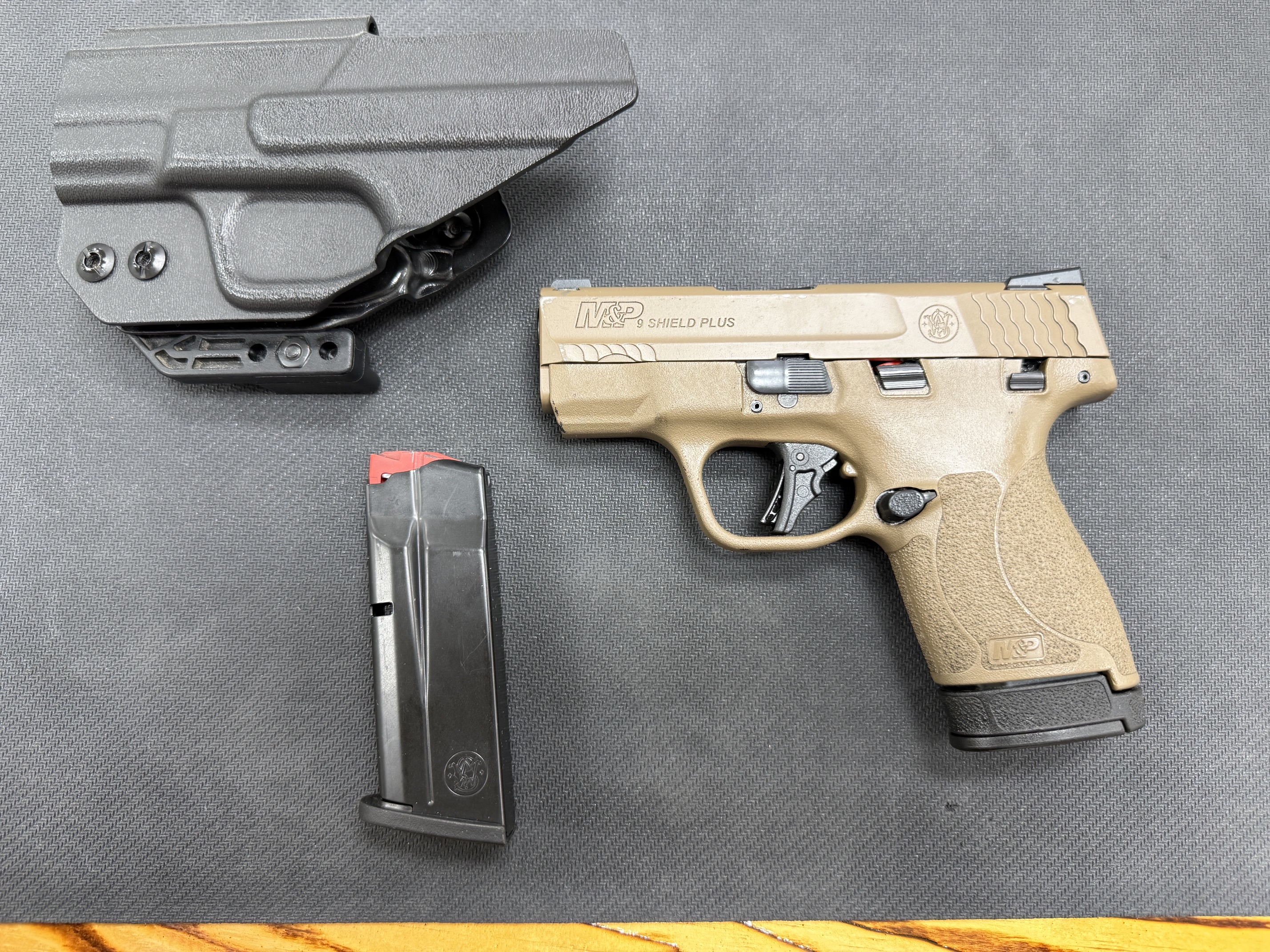 USED SMITH & WESSON M&P9 SHIELD PLUS FDE 9MM WITH BOX & 2 MAGS, HOLSTER-img-1