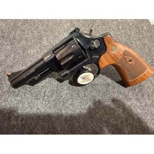 Smith & Wesson 29 44Mag 4"