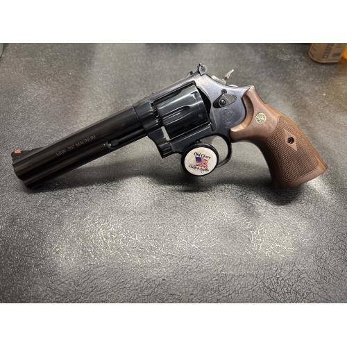 Smith & Wesson 586 .357 mag with case