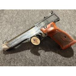 Smith & Wesson Model 41 Pistol
