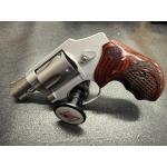 Smith & Wesson 642  ladysmith