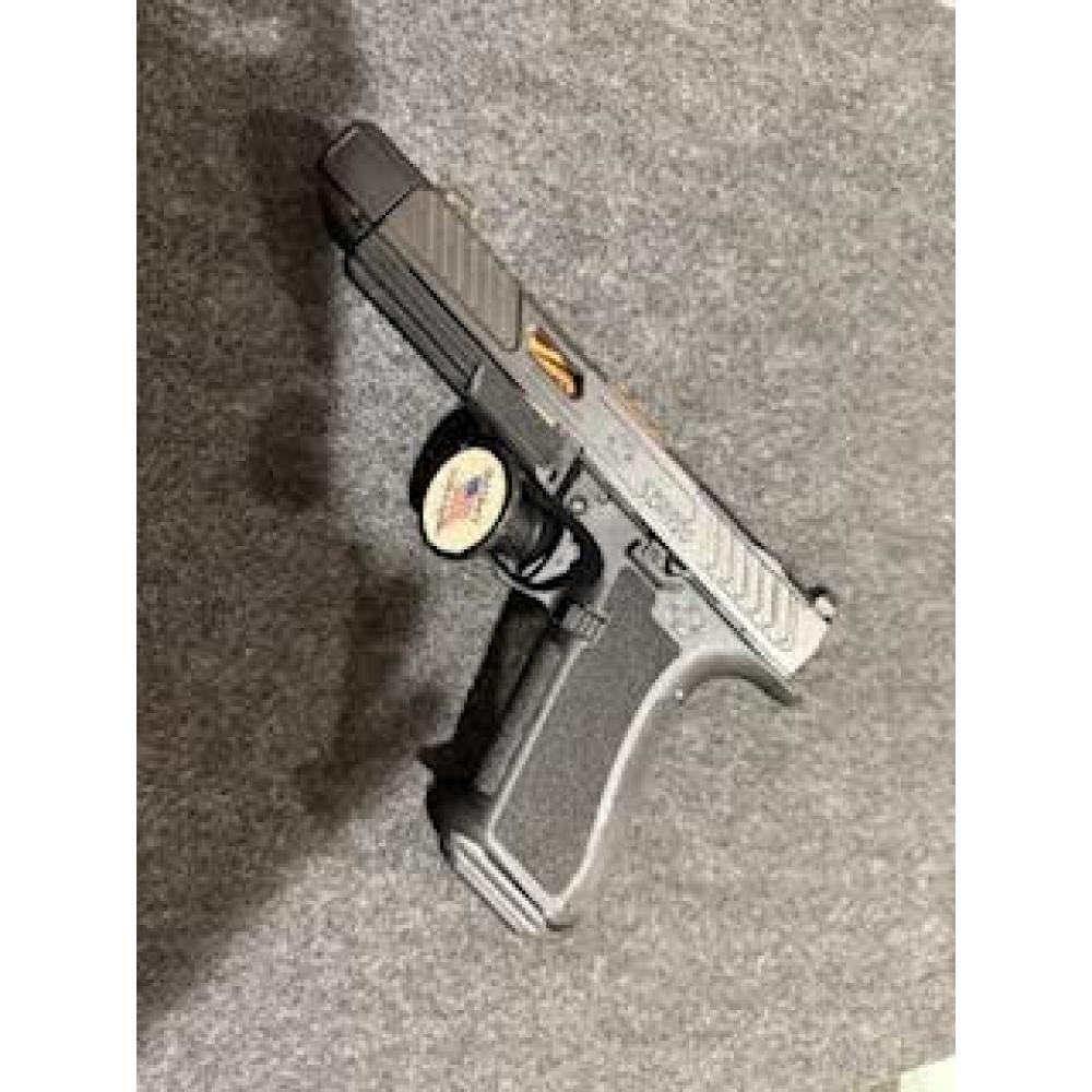 Shadow Systems DR920P Pistol with two mags and Bag