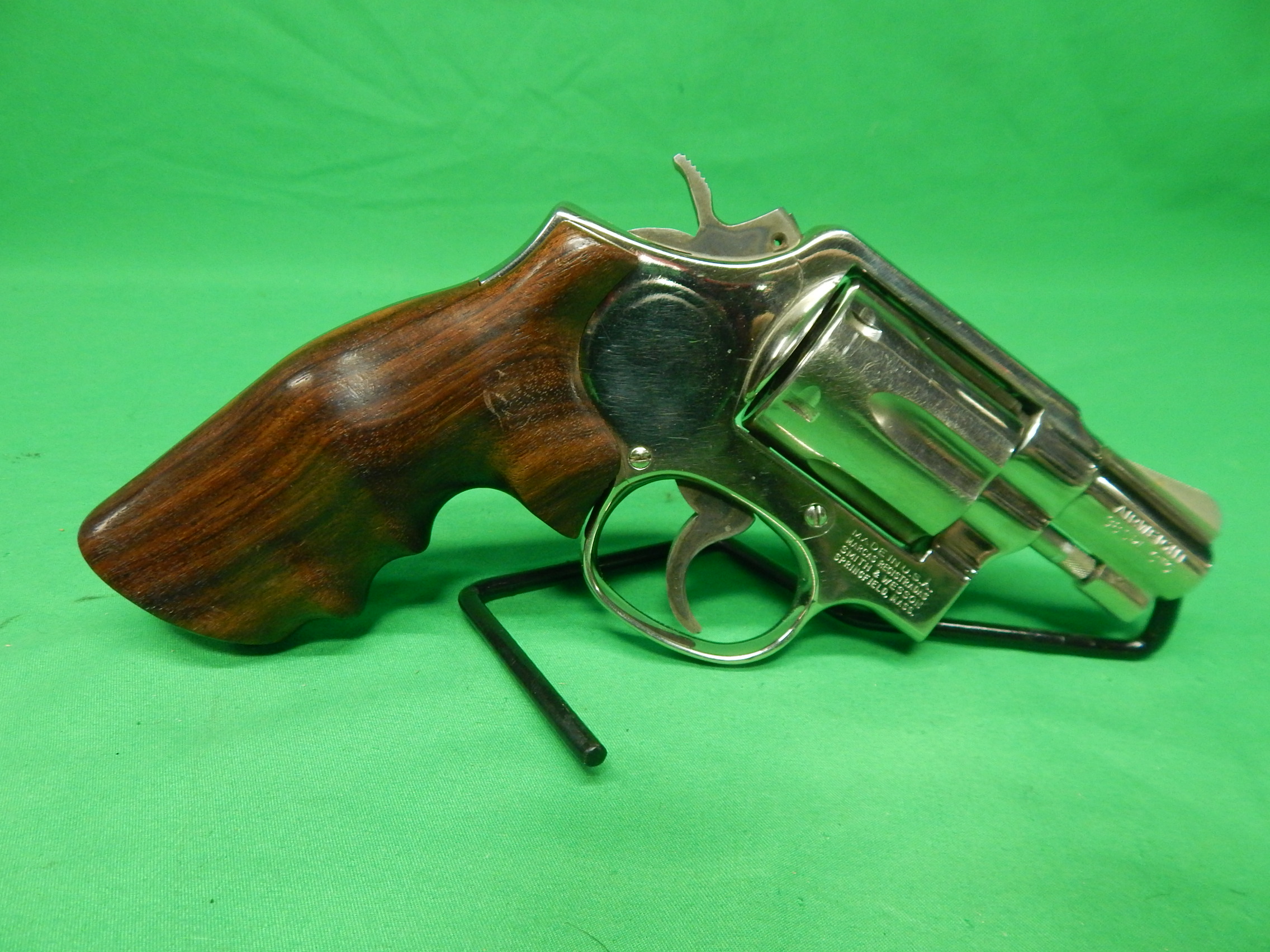 USED RARE SMITH & WESSON 12-3 .38SPL 1.875" 6RD REVOLVER. AIR WEIGHT NICKLE-img-1
