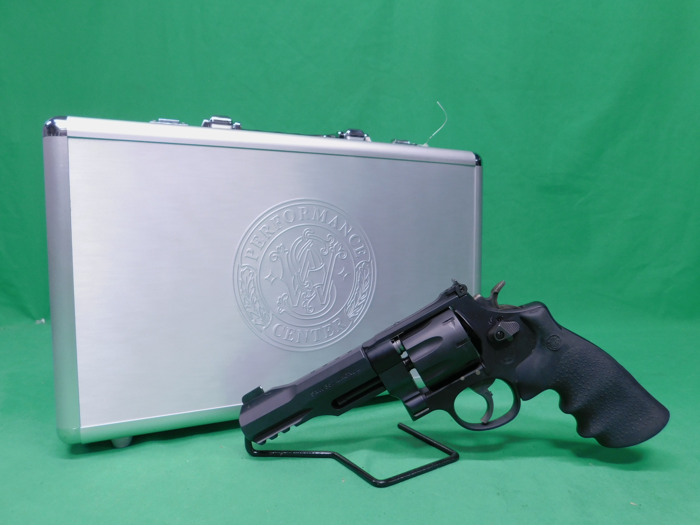 USED SMITH & WESSON 170292 PERFORMANCE CENTER 327 M&P R8 5" .357 MAG 8RD BL-img-0