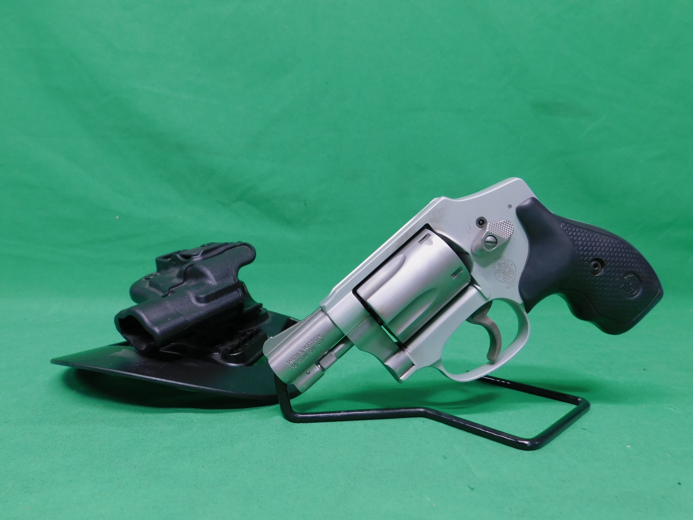 USED SMITH WESSON AIRWEIGHT 642-2  38SPL  2" W/ HOLSTER-img-0