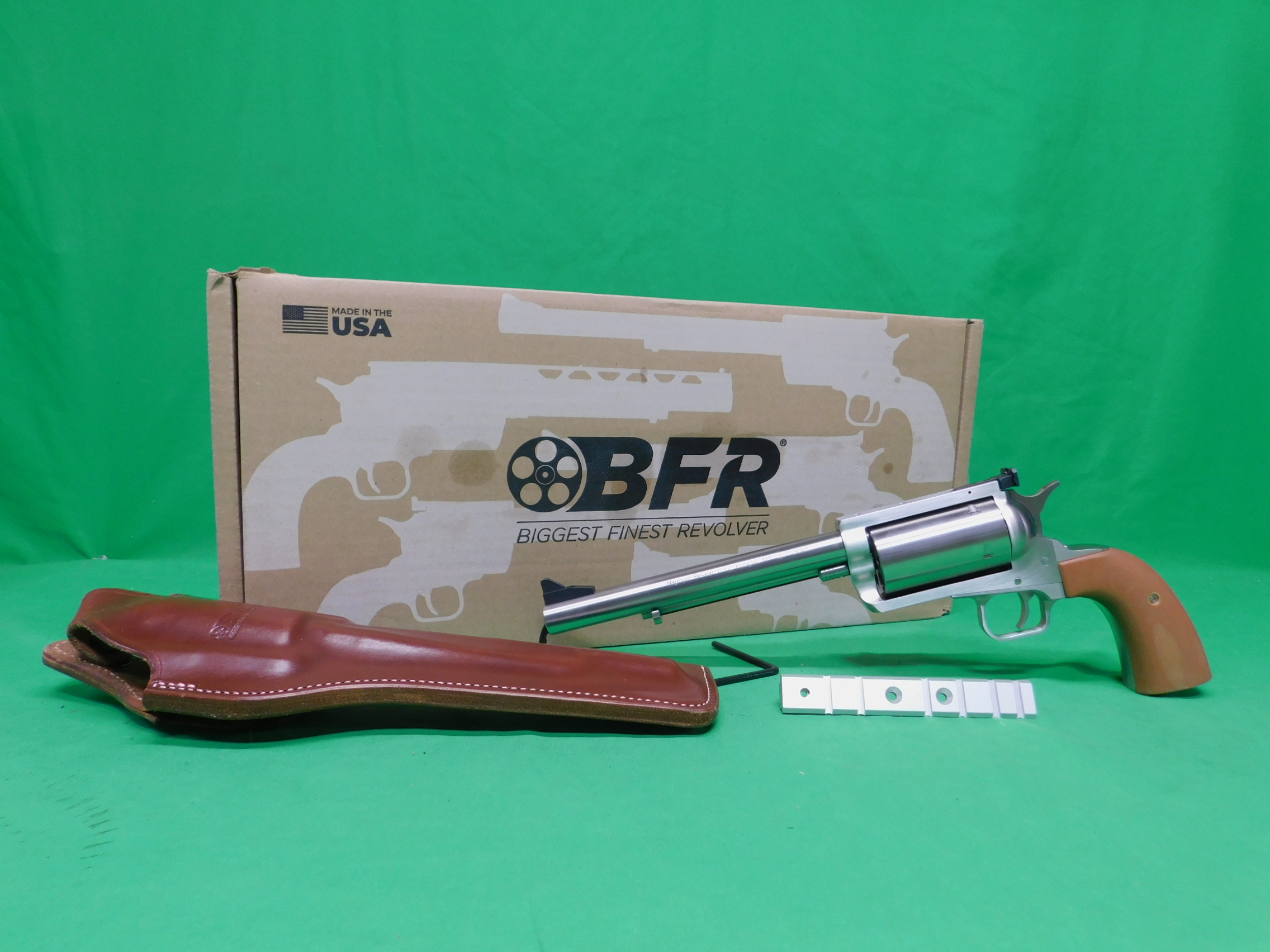 USED MAGNUM RESEARCH BFR 45/70 8" W/BOX AND HOLSTER -img-0