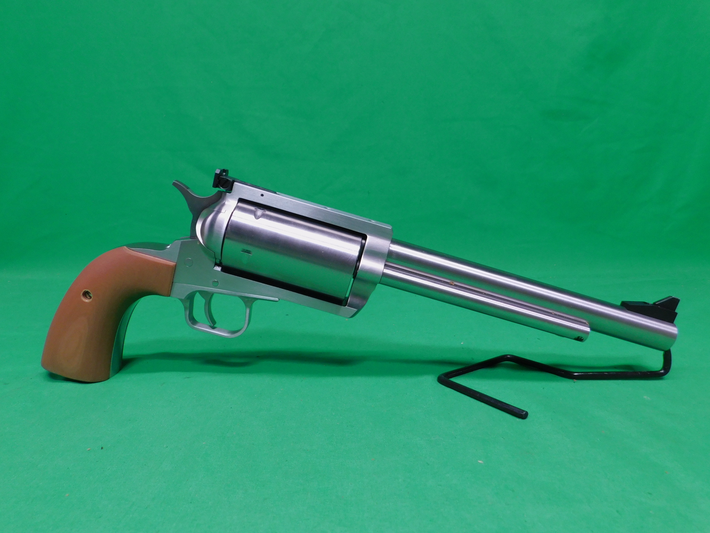 USED MAGNUM RESEARCH BFR 45/70 8" W/BOX AND HOLSTER -img-1