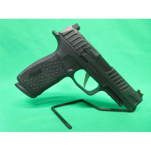 USED SIG SAUER P365 FUSE W/CASE, (1) 17RD,  & (1) 21RD MAGS